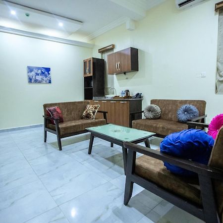 איקג'ה Apartment 79 Hotel & Suite מראה חיצוני תמונה