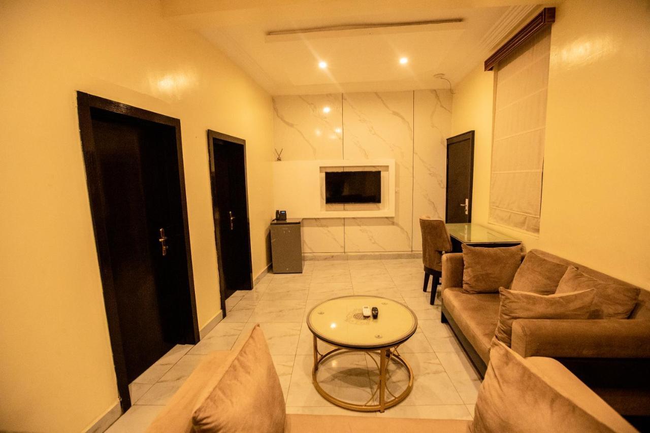 איקג'ה Apartment 79 Hotel & Suite מראה חיצוני תמונה